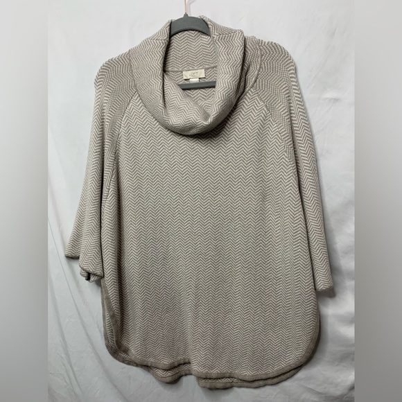 3/$30 Ann Taylor Loft Short Kimono Sleeve Cowl Neck Curved Hem Sweater Size M/L - Picture 1 of 11
